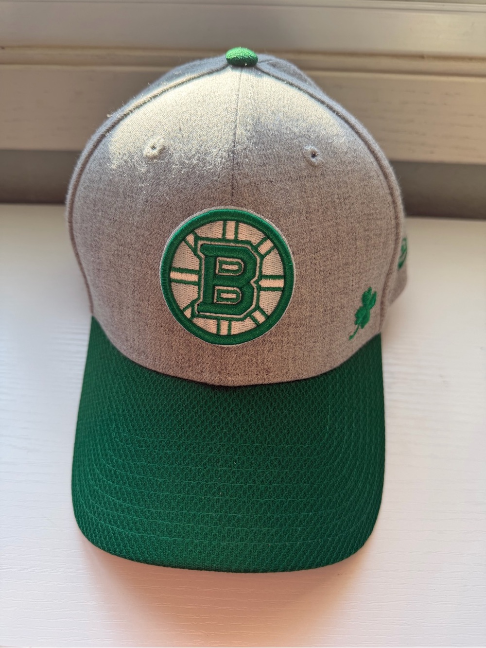 New Era Boston Bruins 39THIRTY Shamrock Stretch-Fit Hat L/XL